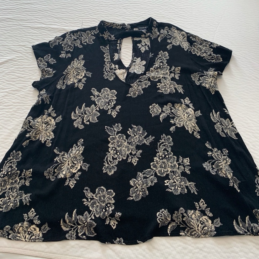 Torrid Choker Top - size 3